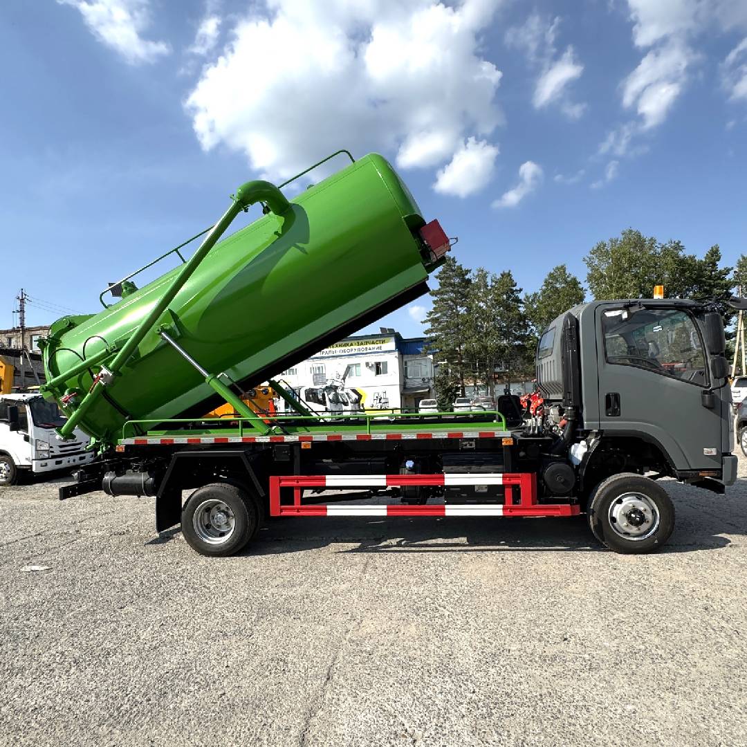Ассенизационная машина ISUZU 700P ELF 10 м³ 4*4