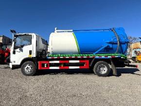 Илосос (ассенизатор) ISUZU  шасси 700P ELF 8 м³ 4*2