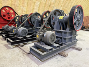 Щековая дробилка PE150х250 (литая, чугун) FREEMAN