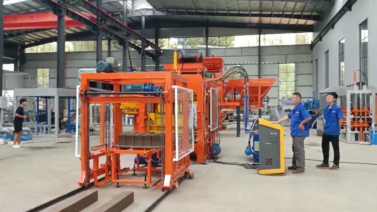 Автоматическая линия QT5-15 для производства бетонных блоков