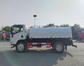 Водовоз ISUZU ШАССИ 700P 8 м³ 4*2 (белая бочка)